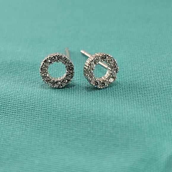 Unbranded Jewelry - Tiny Chic 0.7 cm Sterling Silver CZ Studs – Dainty Geometric Sparkle
